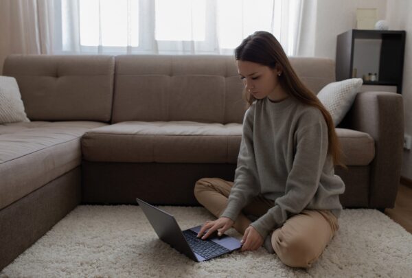 Télétravail efficace : Les meilleures pratiques pour maintenir la productivité et l’engagement